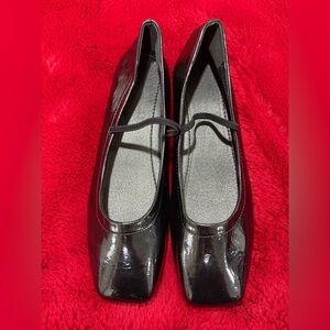 Elegant Black Patent Women's Flats